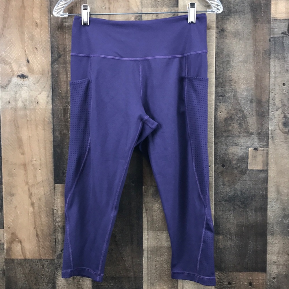 UU Run Purple Capri Size M